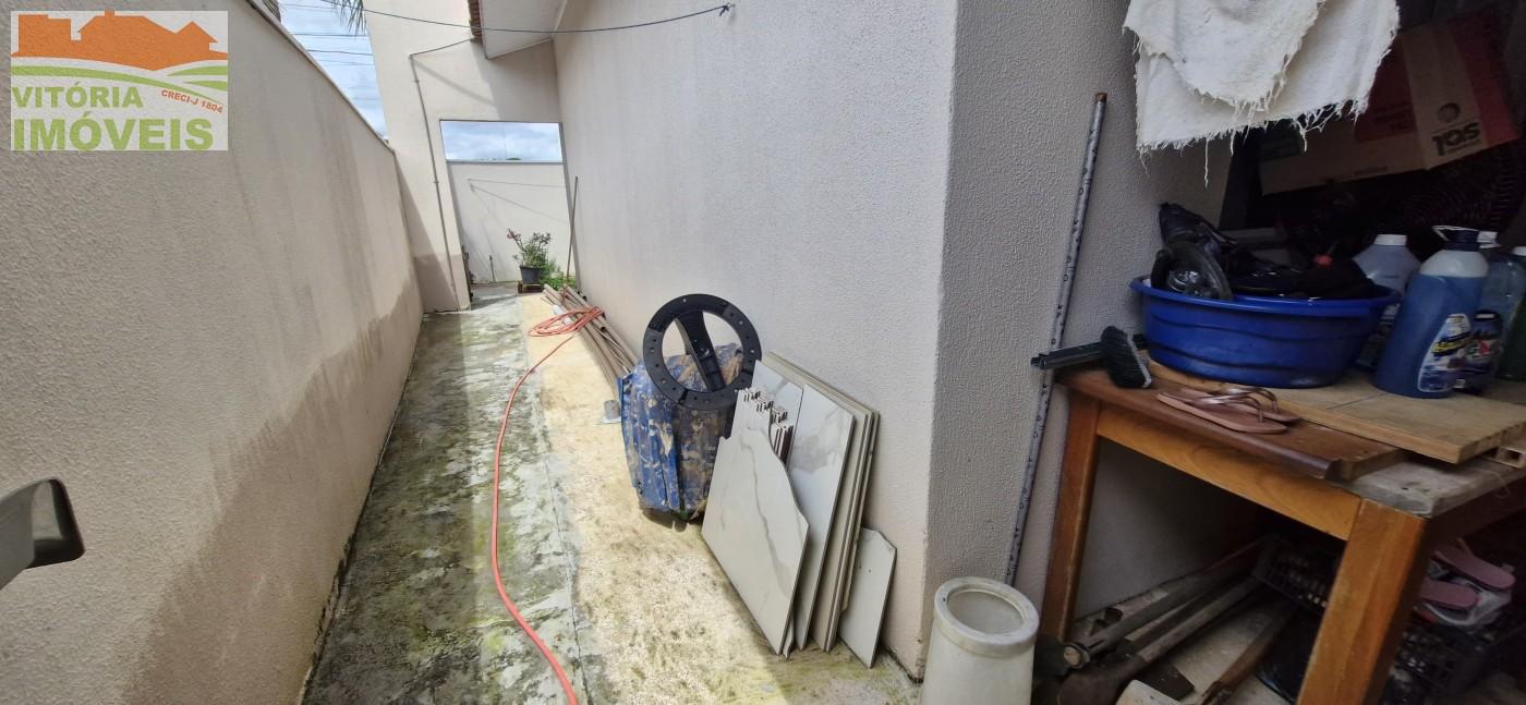 Casa à venda com 3 quartos, 70m² - Foto 9