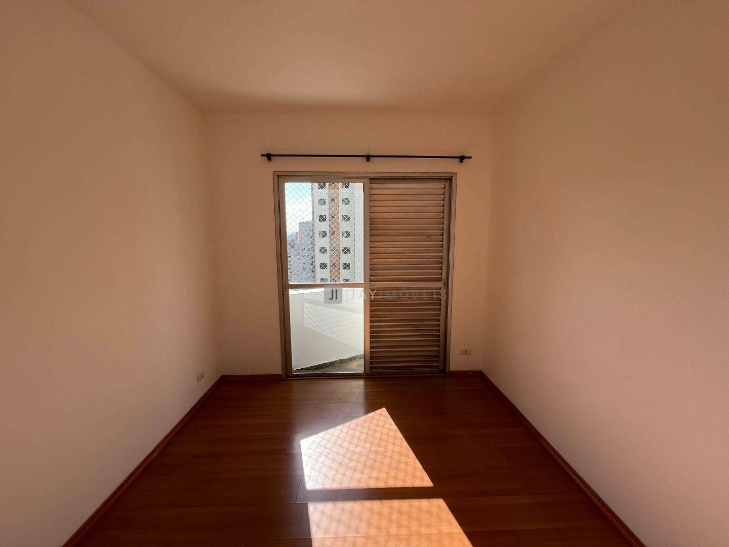 Apartamento para alugar com 4 quartos, 130m² - Foto 9