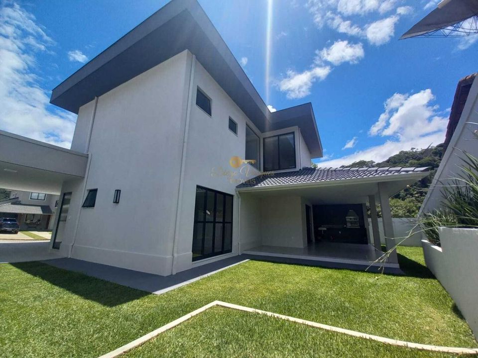 Casa de Condomínio à venda com 4 quartos, 476m² - Foto 1