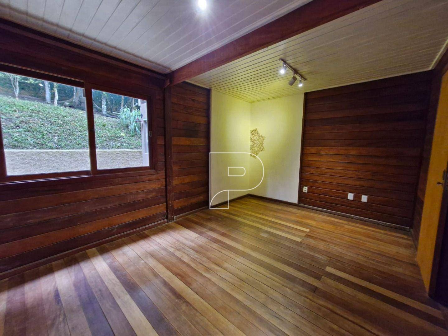 Casa de Condomínio à venda com 3 quartos, 253m² - Foto 4