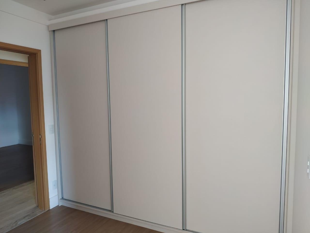 Apartamento à venda com 3 quartos, 145m² - Foto 4