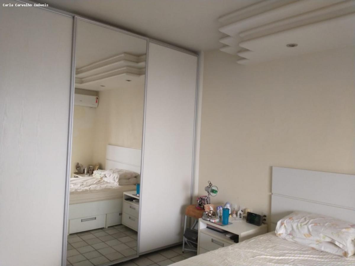 Apartamento à venda com 4 quartos, 242m² - Foto 2