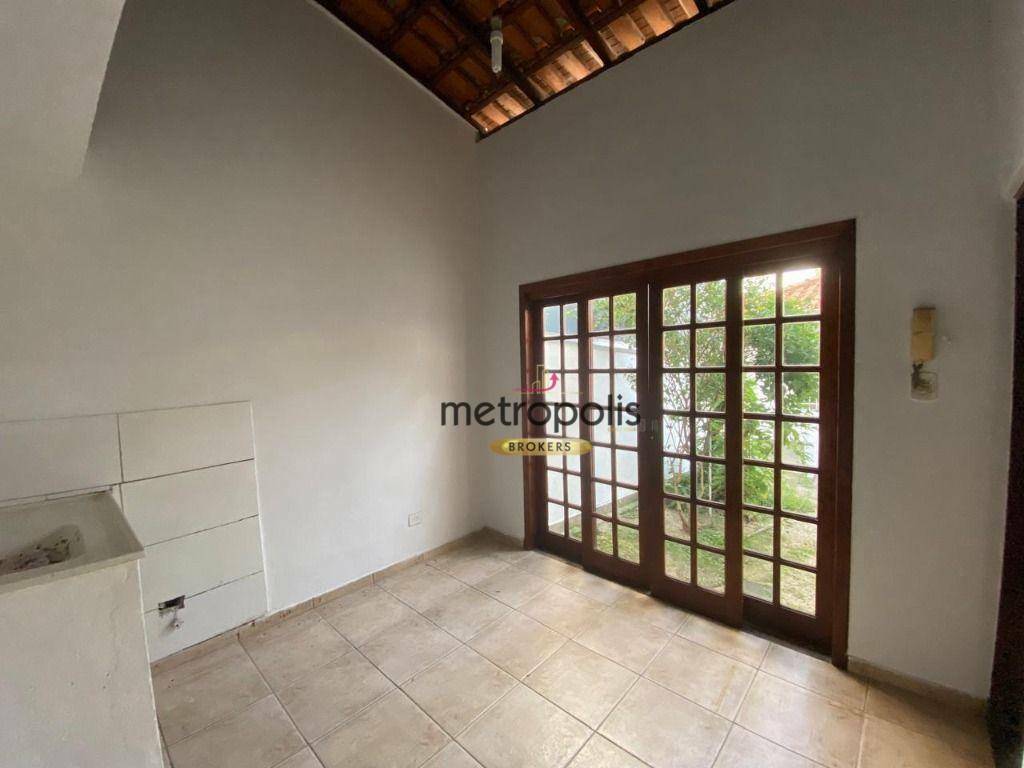 Casa para alugar com 3 quartos, 200m² - Foto 40