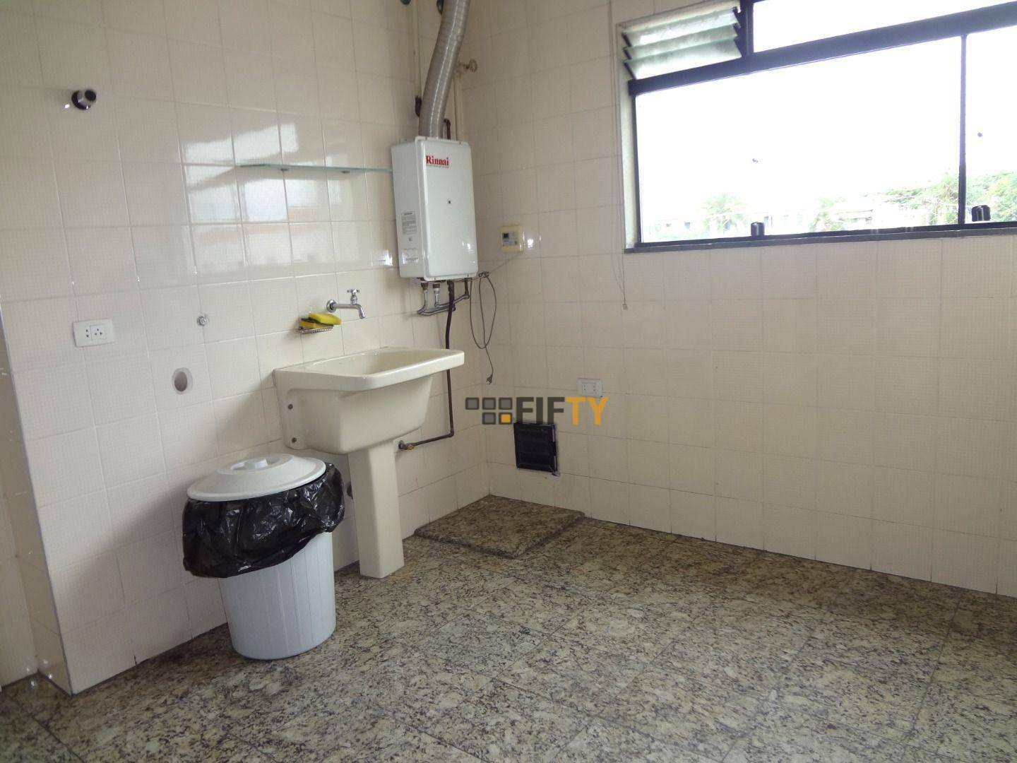 Apartamento à venda e aluguel com 3 quartos, 210m² - Foto 17