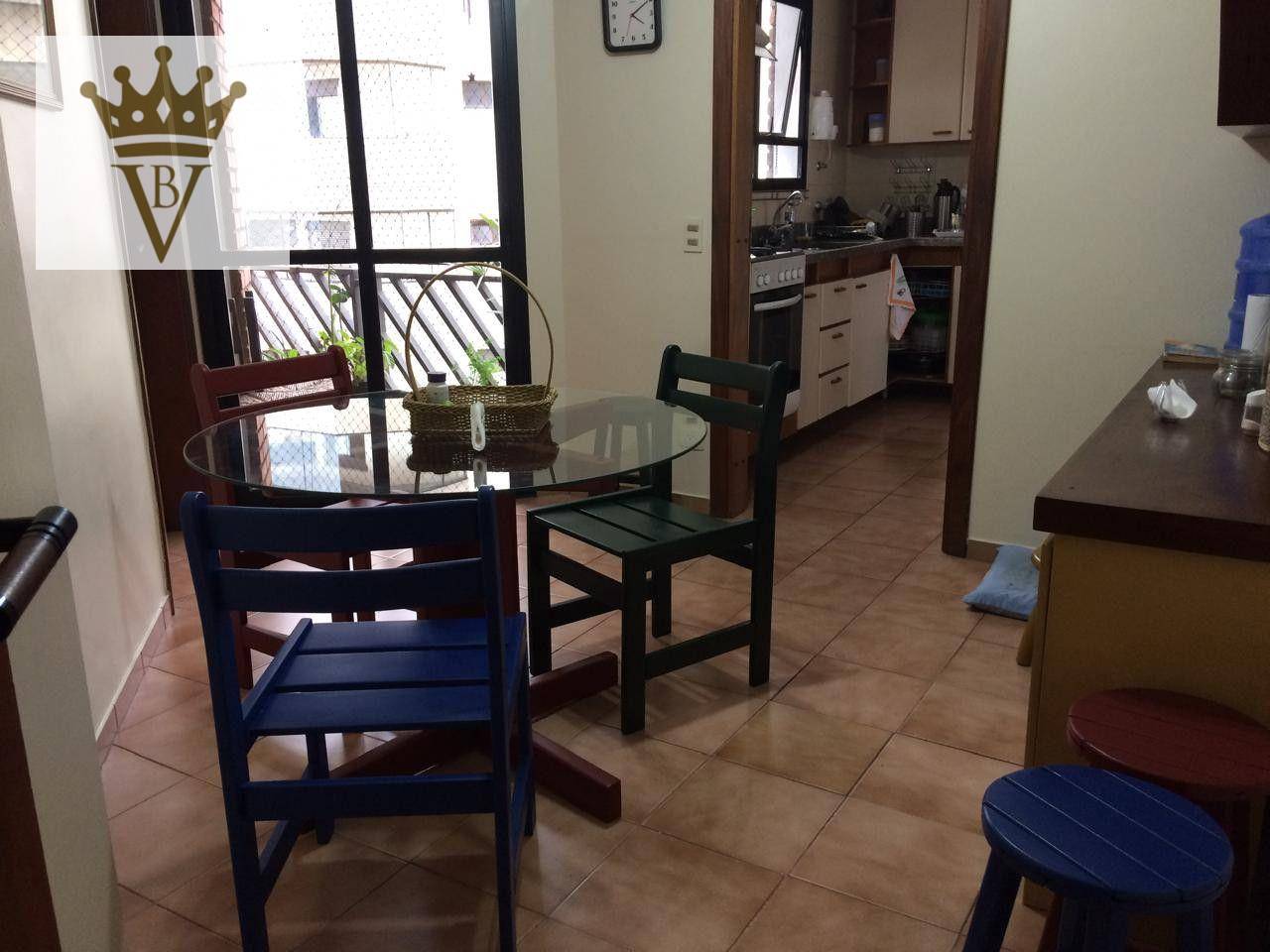 Apartamento à venda com 4 quartos, 216m² - Foto 17