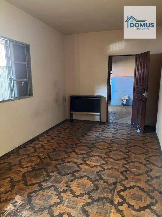 Casa à venda com 2 quartos, 65m² - Foto 1