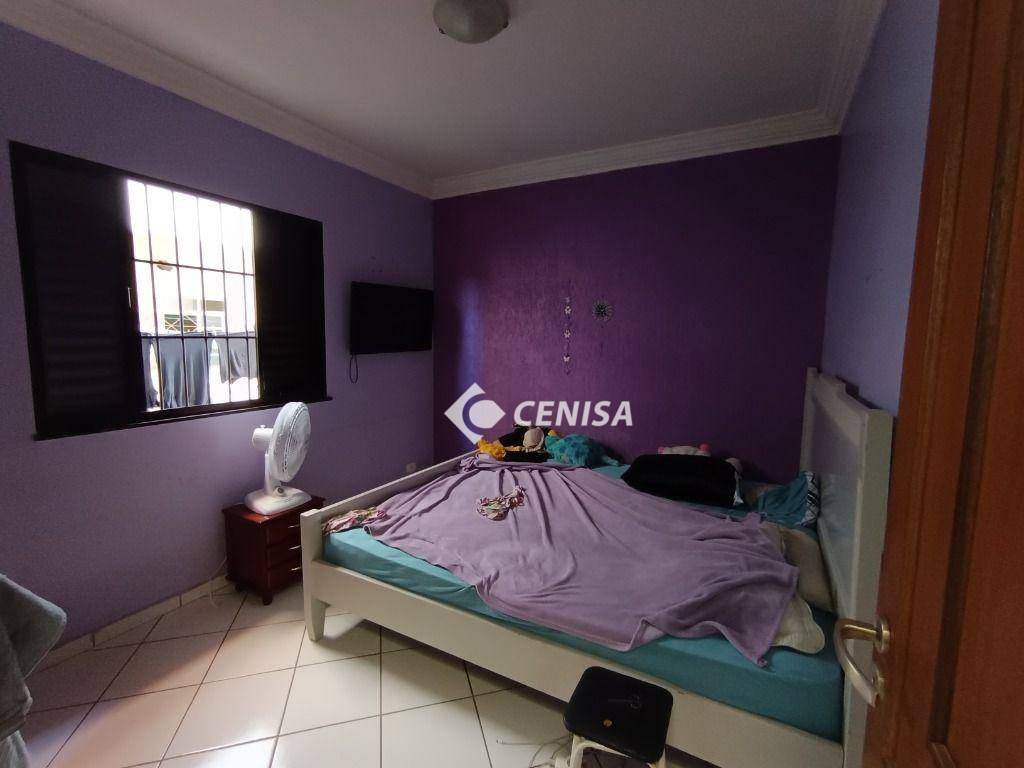 Casa à venda com 5 quartos, 210m² - Foto 12