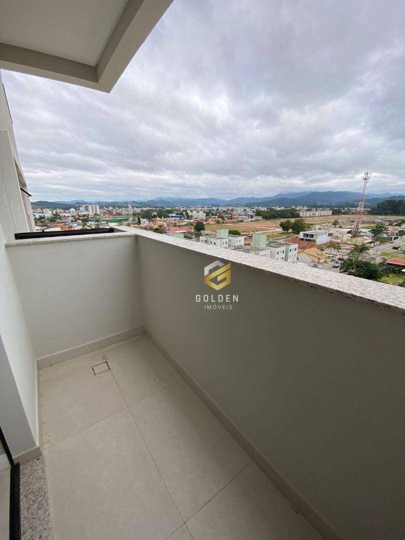 Apartamento à venda com 3 quartos, 103m² - Foto 2
