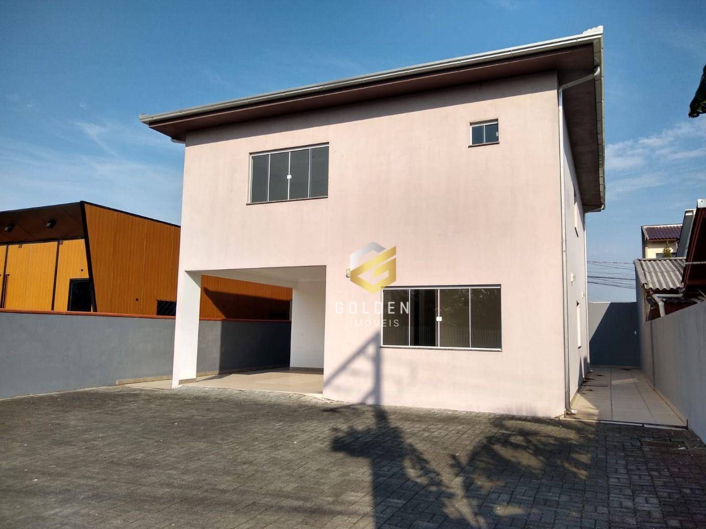 Sobrado à venda com 3 quartos, 200m² - Foto 1