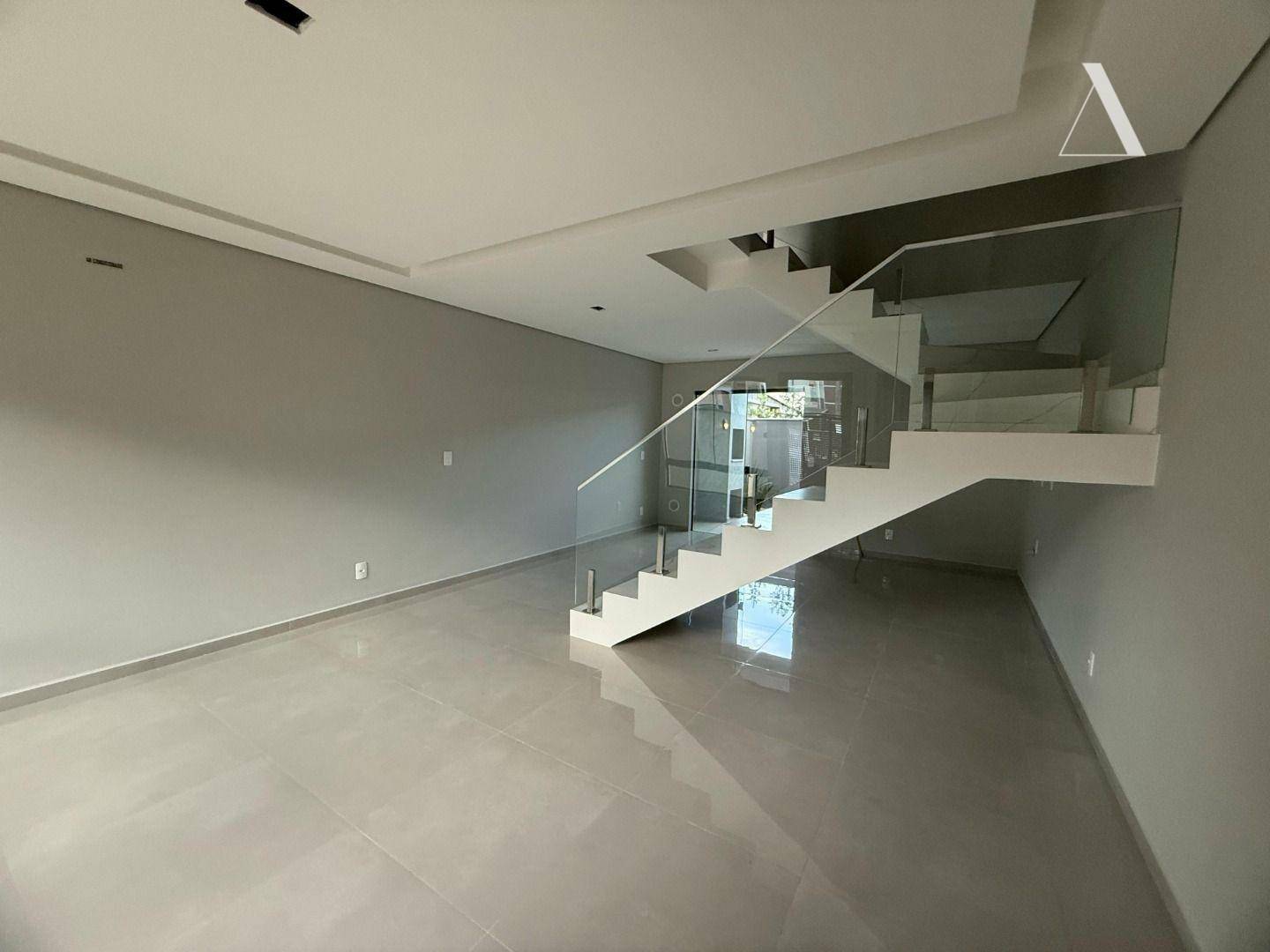 Casa à venda com 3 quartos, 102m² - Foto 4