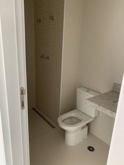 Apartamento à venda com 2 quartos, 64m² - Foto 3