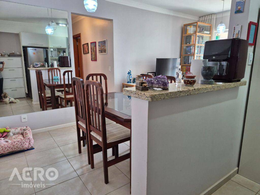 Apartamento à venda com 2 quartos, 65m² - Foto 11