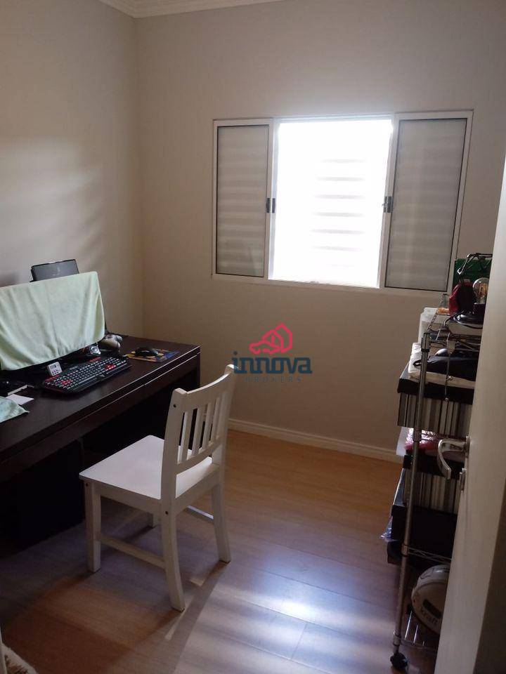 Casa à venda com 3 quartos, 198m² - Foto 13