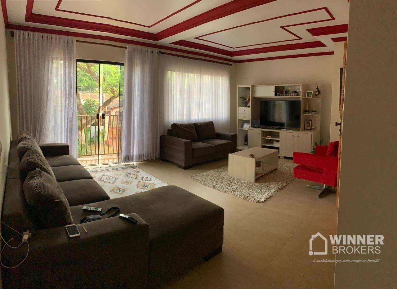 Sobrado à venda com 6 quartos, 351m² - Foto 1