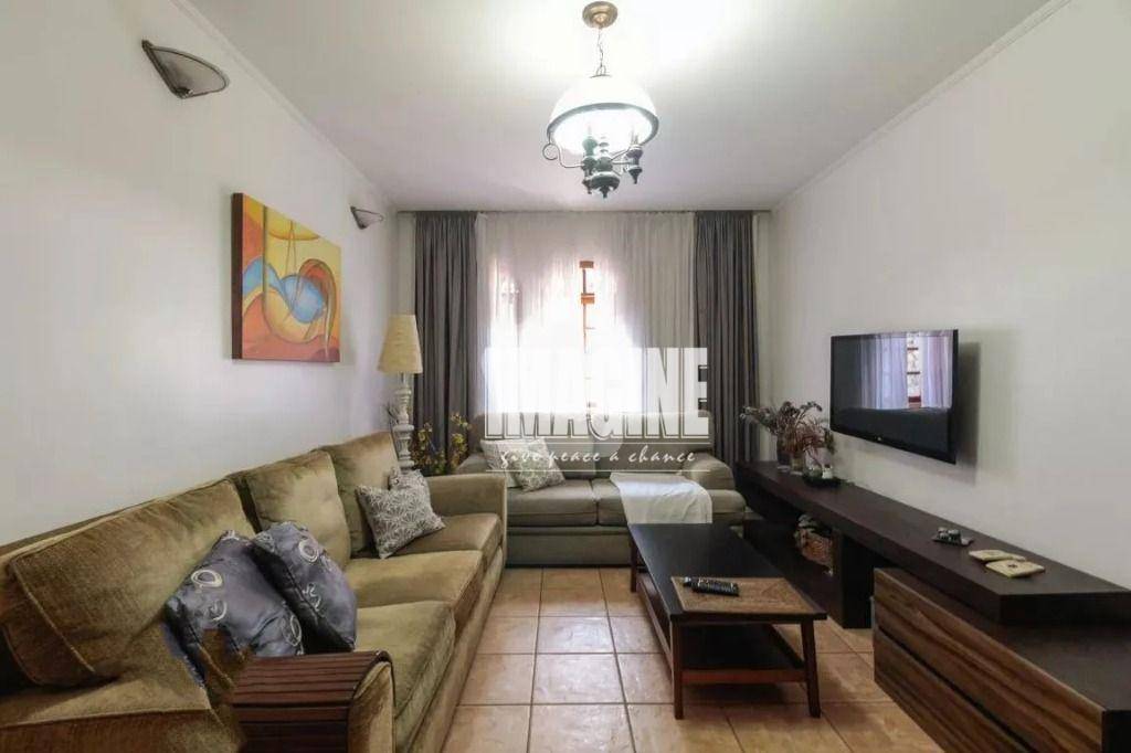 Sobrado à venda com 4 quartos, 300m² - Foto 1