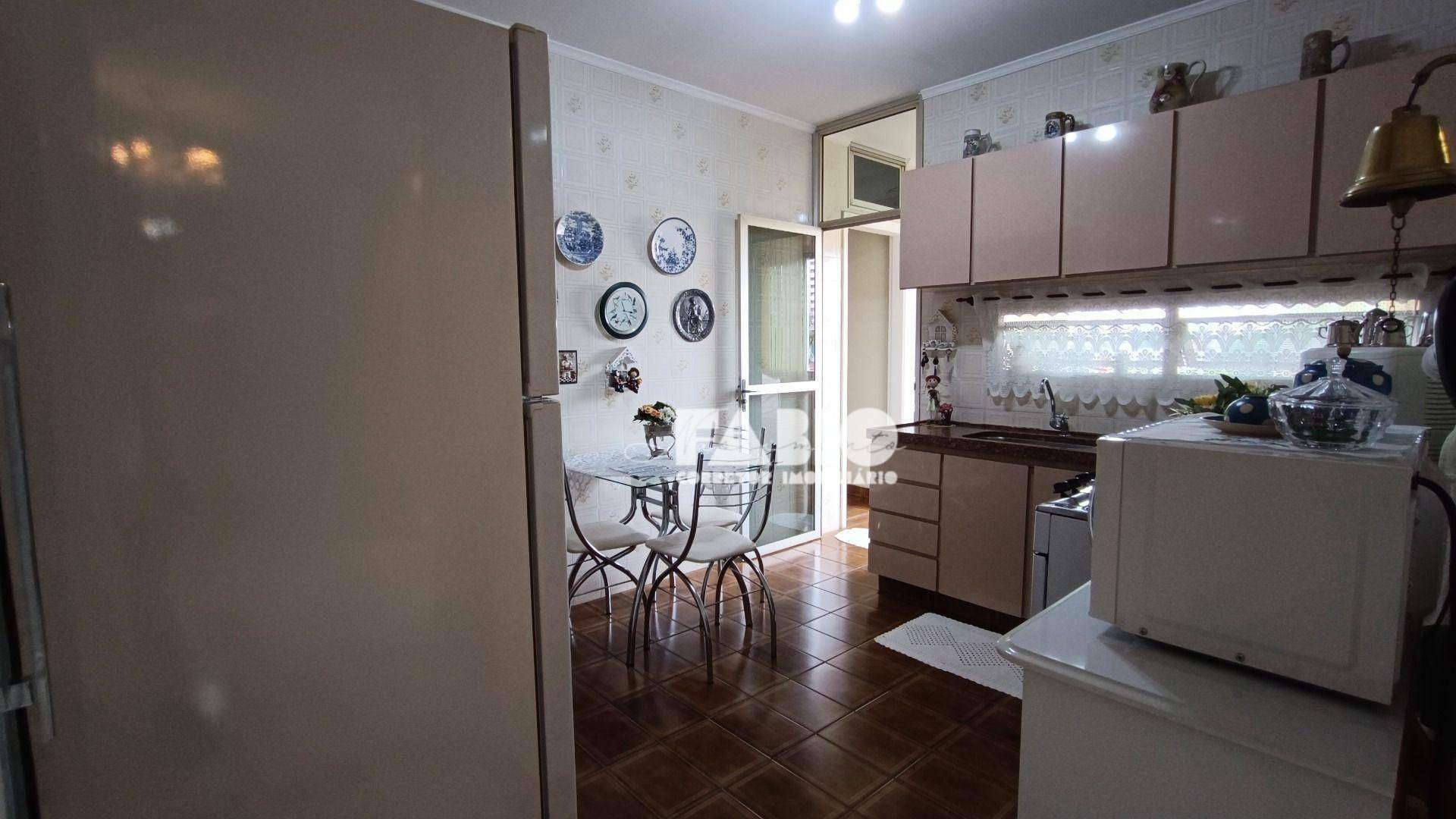 Apartamento à venda com 4 quartos, 167m² - Foto 3