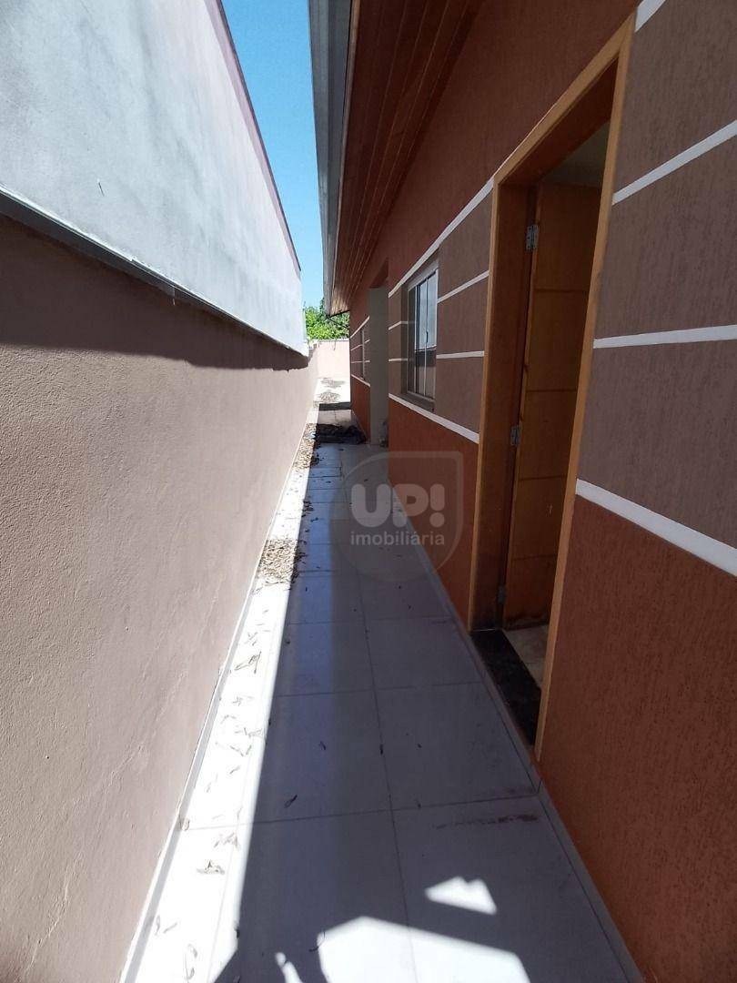 Casa à venda com 2 quartos, 60m² - Foto 4