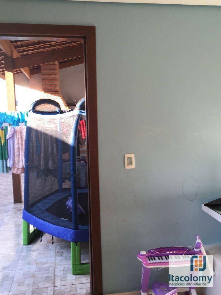 Casa de Condomínio à venda com 3 quartos, 240m² - Foto 19