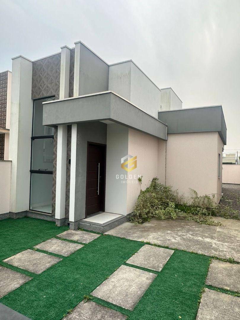 Casa à venda com 2 quartos, 72m² - Foto 1