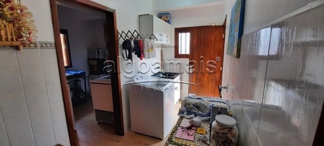 Casa à venda com 6 quartos, 300m² - Foto 11