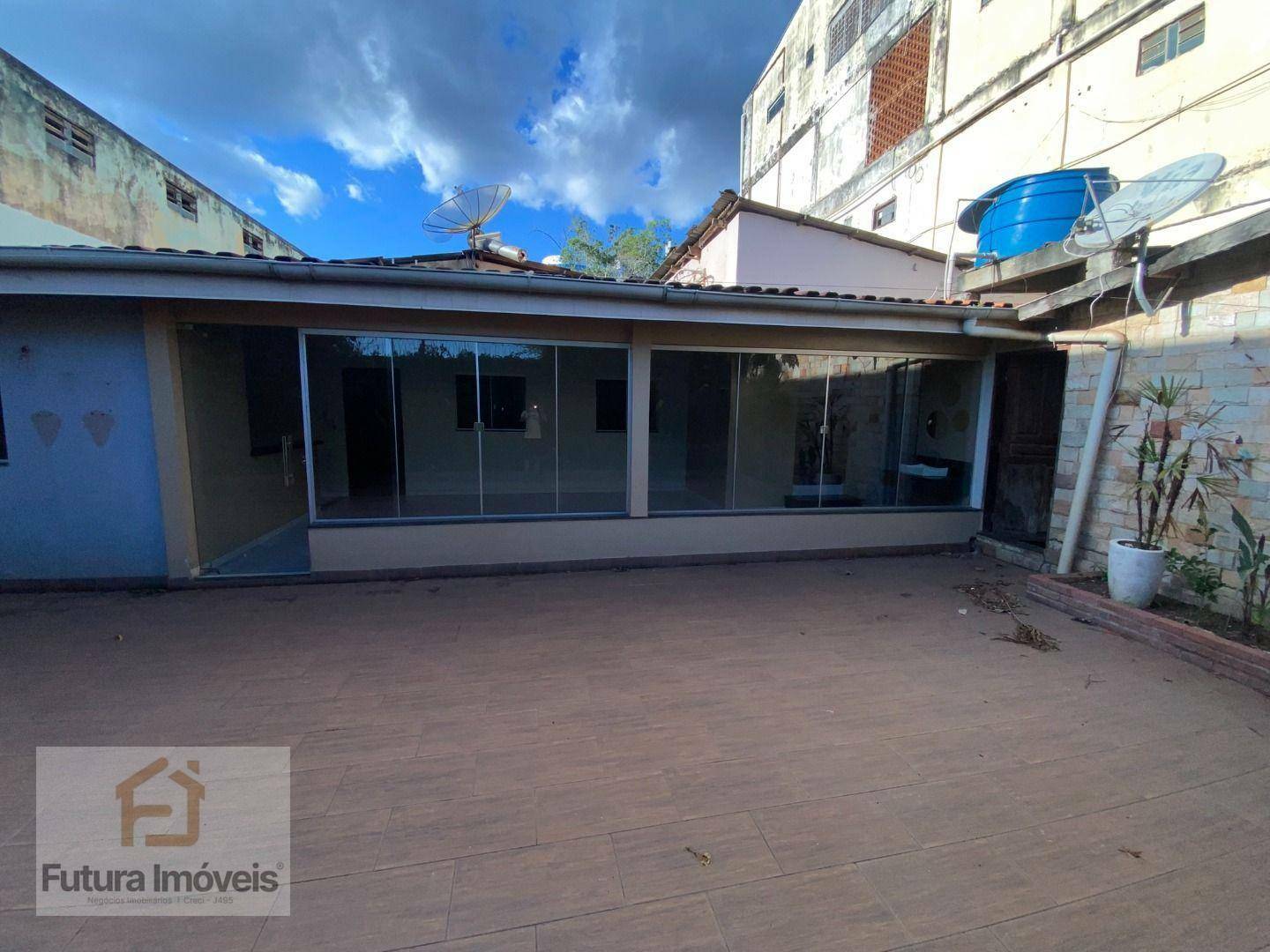 Casa para alugar com 3 quartos, 200m² - Foto 19