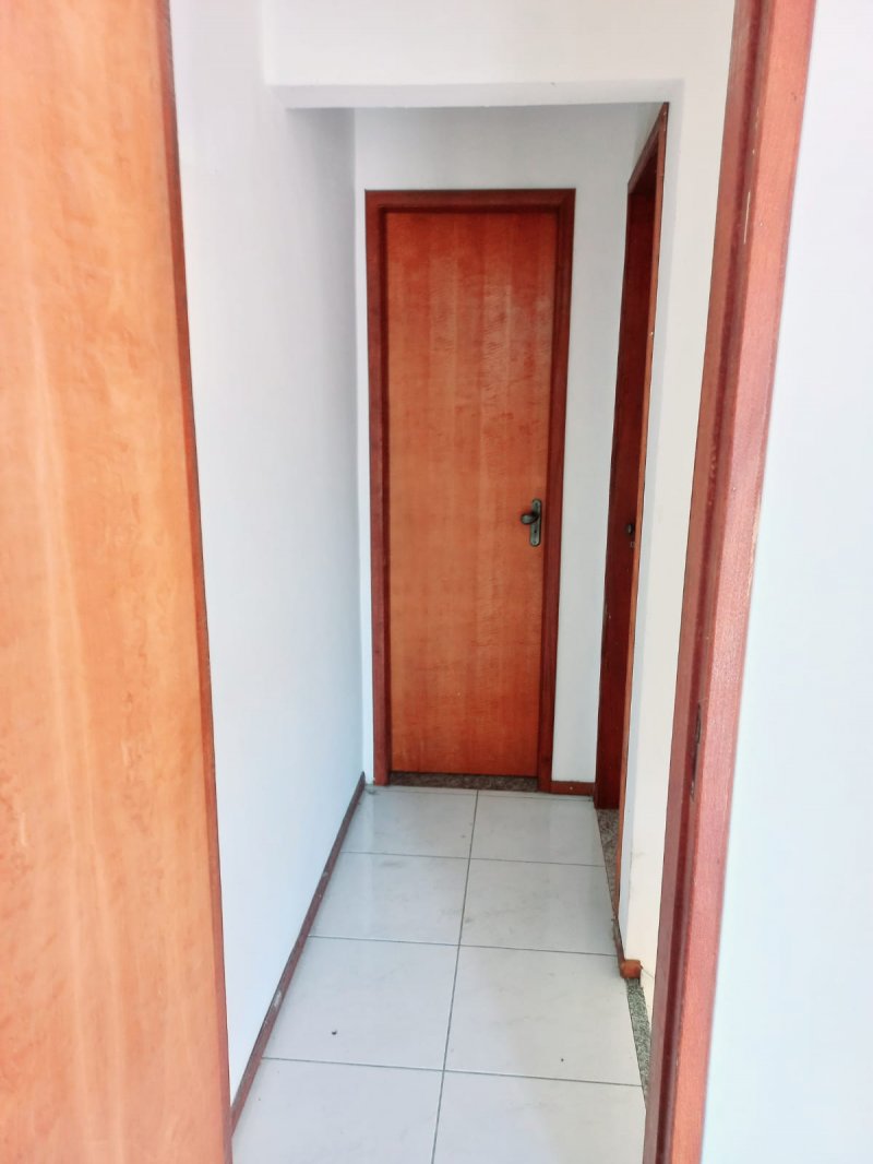 Casa à venda com 2 quartos, 68m² - Foto 5