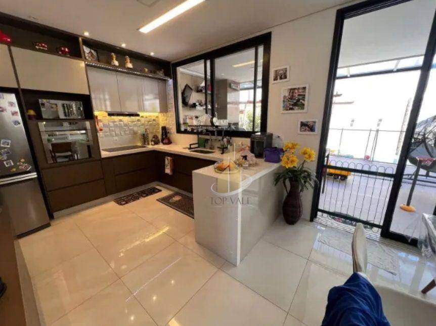 Sobrado, 3 quartos, 219 m² - Foto 4