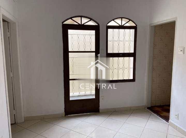 Casa à venda com 2 quartos, 114m² - Foto 2