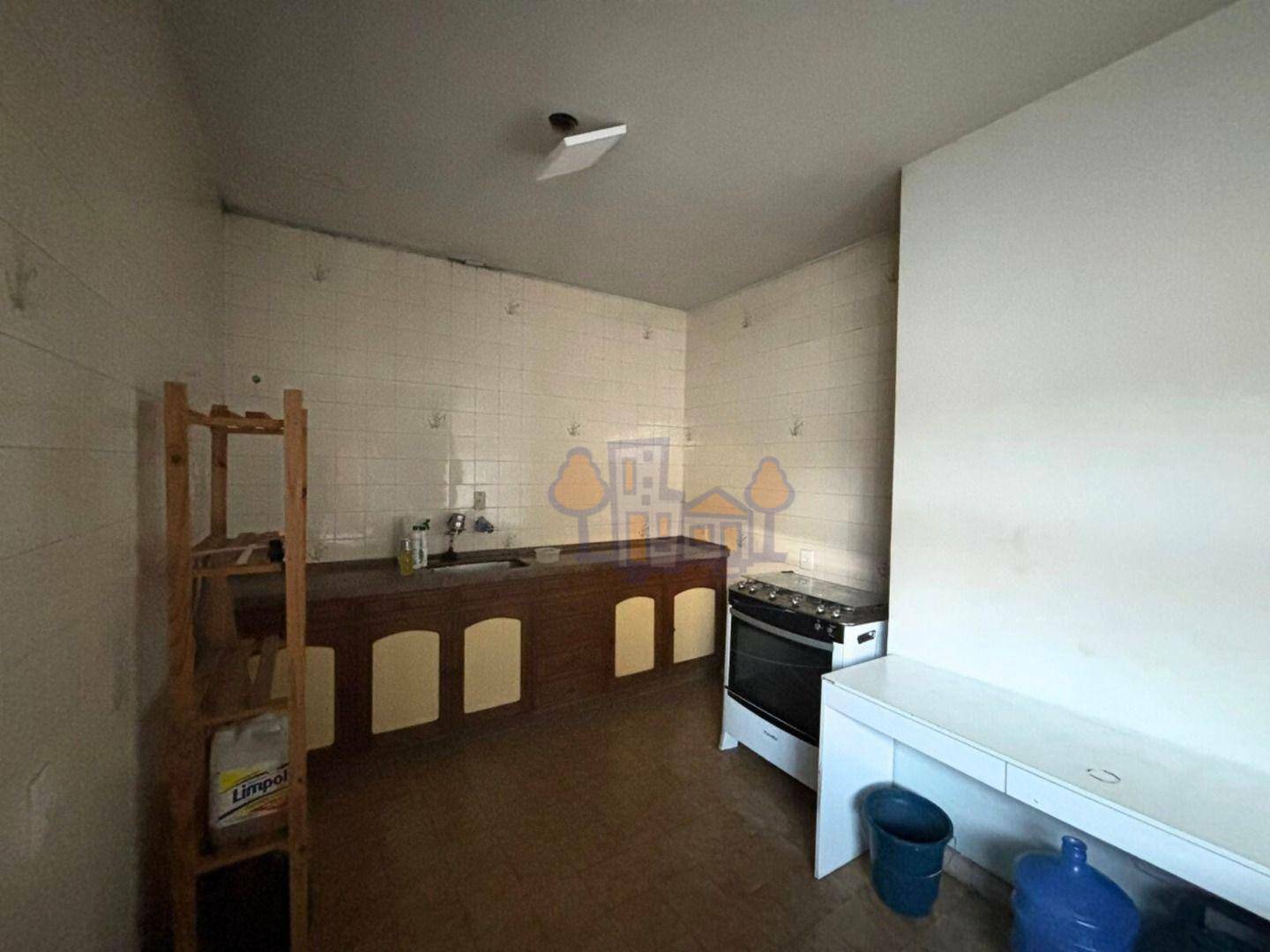 Casa à venda com 5 quartos, 96m² - Foto 7