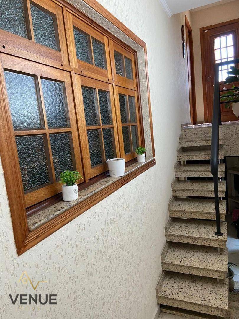 Sobrado à venda com 5 quartos, 300m² - Foto 14