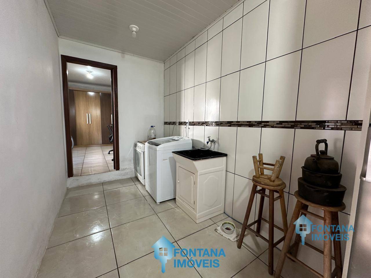 Casa à venda com 3 quartos, 80m² - Foto 11