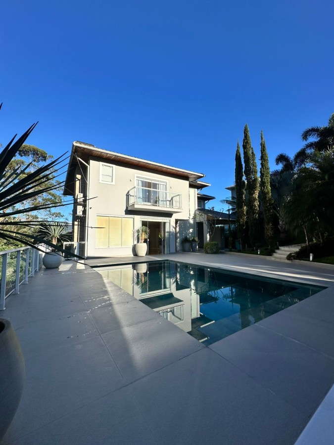 Casa de Condomínio à venda com 4 quartos, 432m² - Foto 2