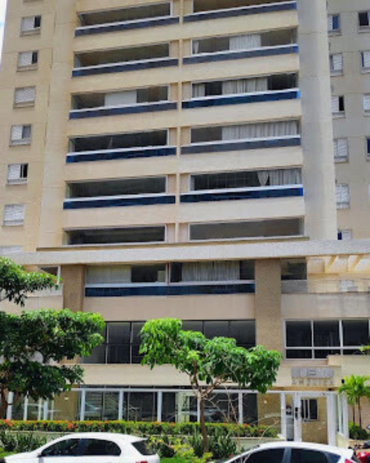 Apartamento para alugar com 3 quartos, 139m² - Foto 2