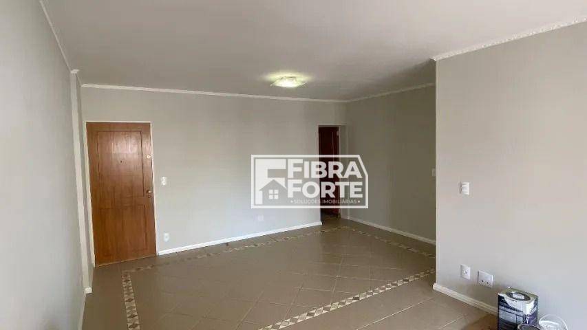 Apartamento à venda com 3 quartos, 131m² - Foto 5