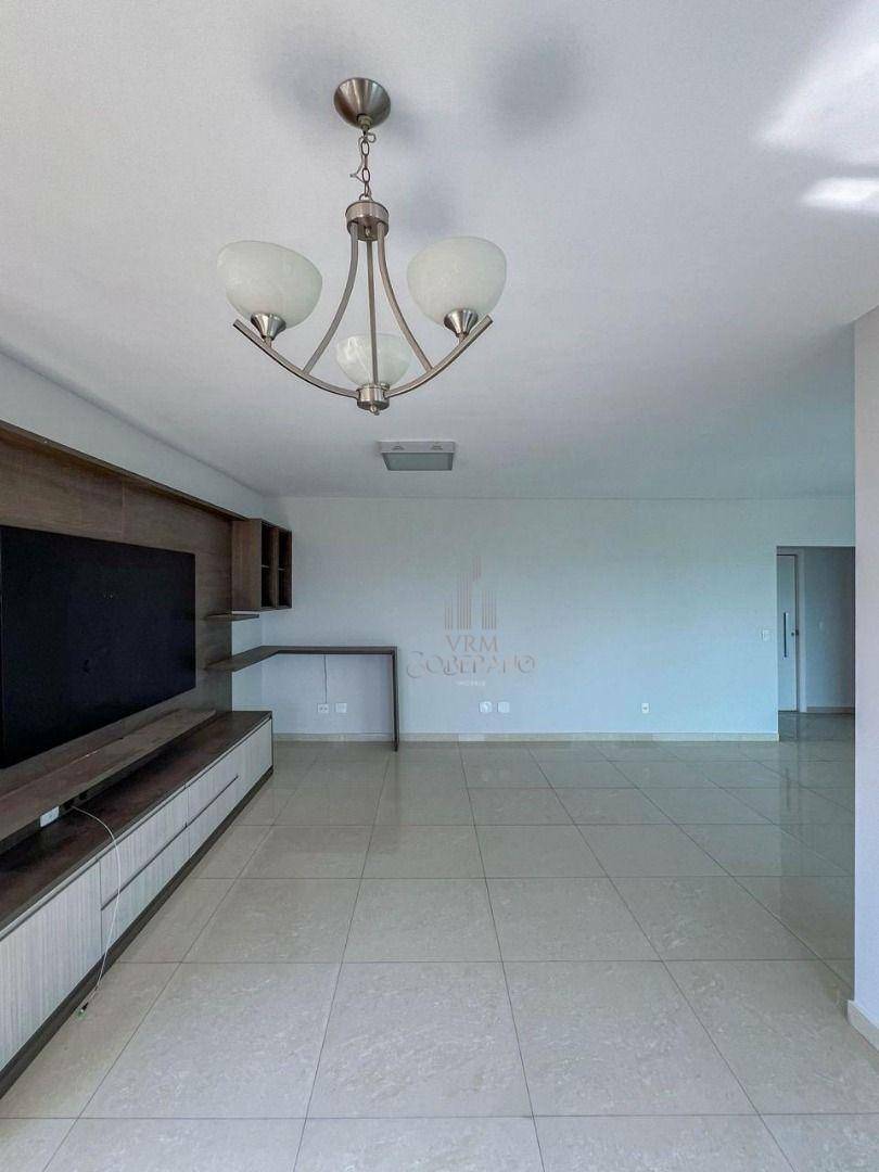 Apartamento à venda com 4 quartos, 233m² - Foto 3