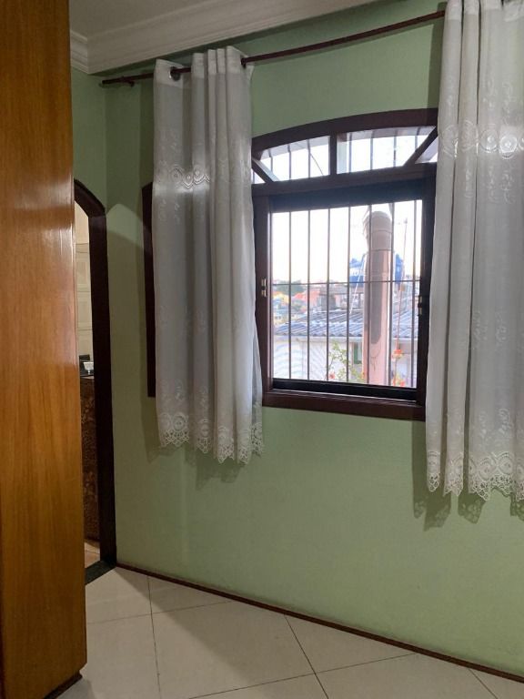 Casa à venda com 3 quartos, 180m² - Foto 8