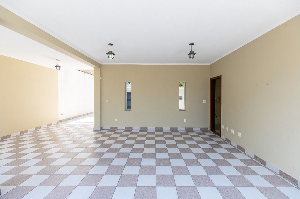 Casa à venda com 4 quartos, 332m² - Foto 5