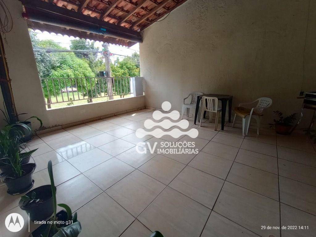 Casa à venda com 4 quartos, 125m² - Foto 2