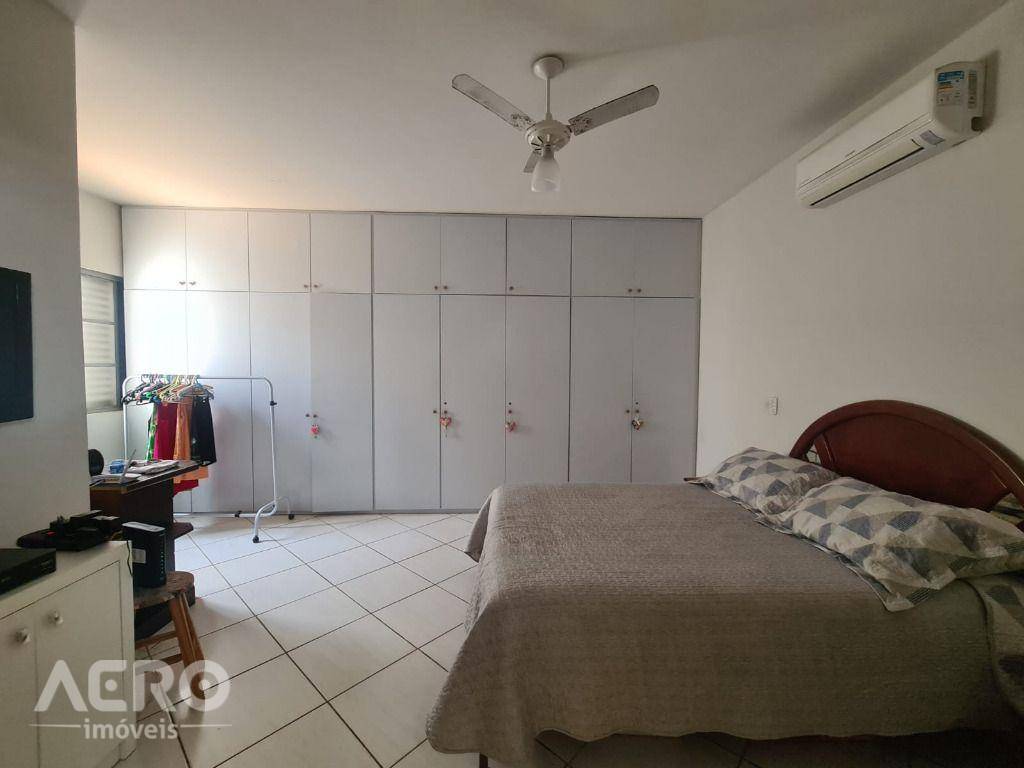 Casa à venda com 3 quartos, 347m² - Foto 35