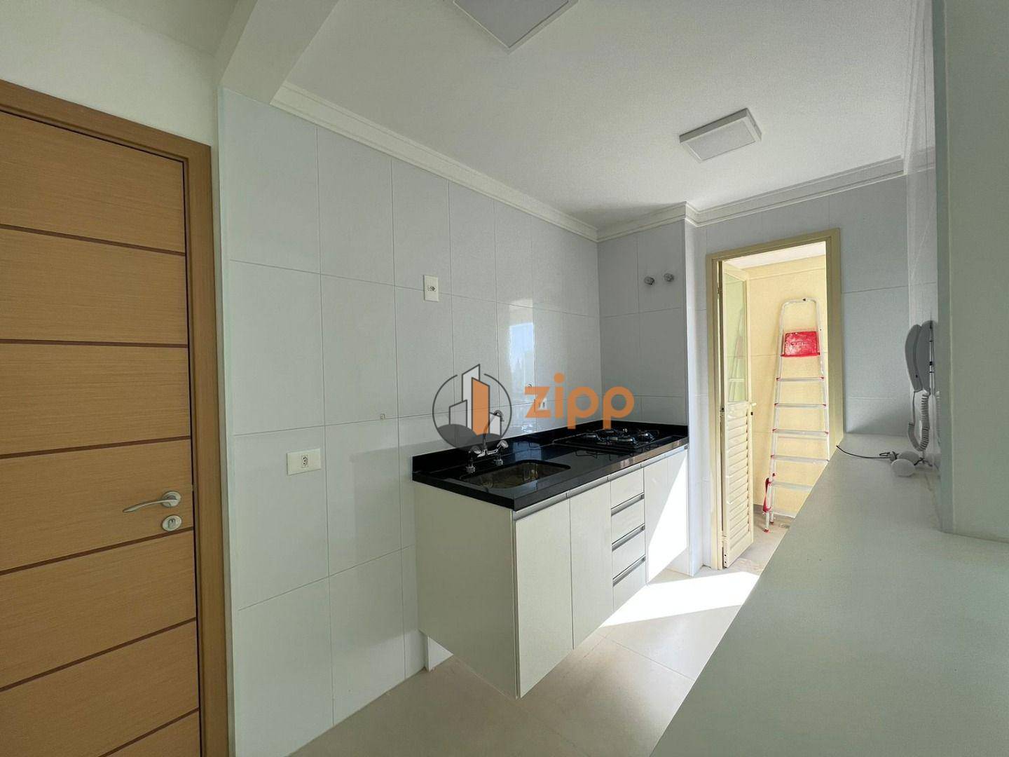 Apartamento à venda com 2 quartos, 66m² - Foto 4