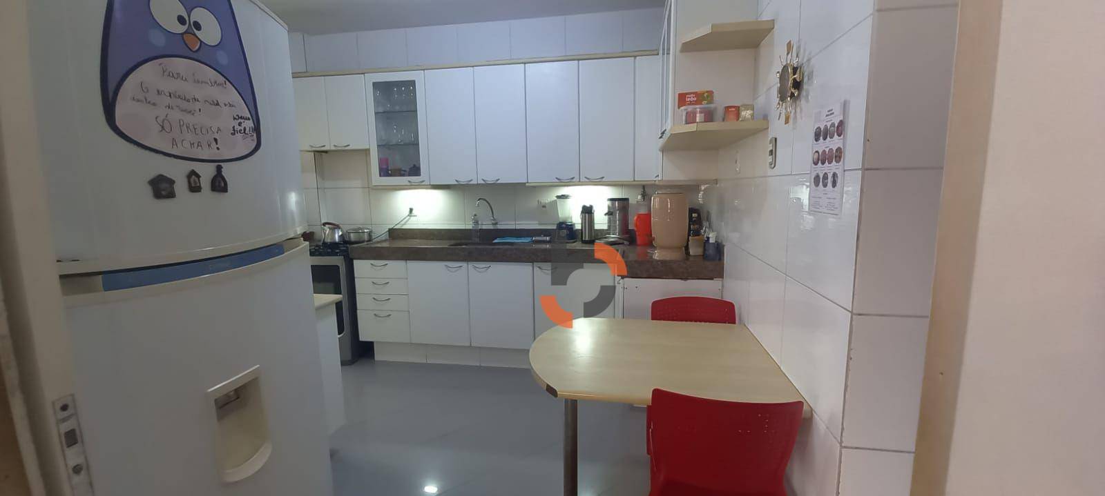 Apartamento à venda com 3 quartos, 116m² - Foto 2