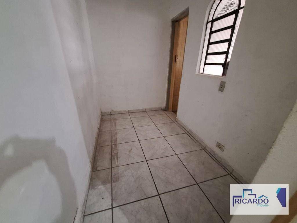 Casa para alugar com 2 quartos, 130m² - Foto 15