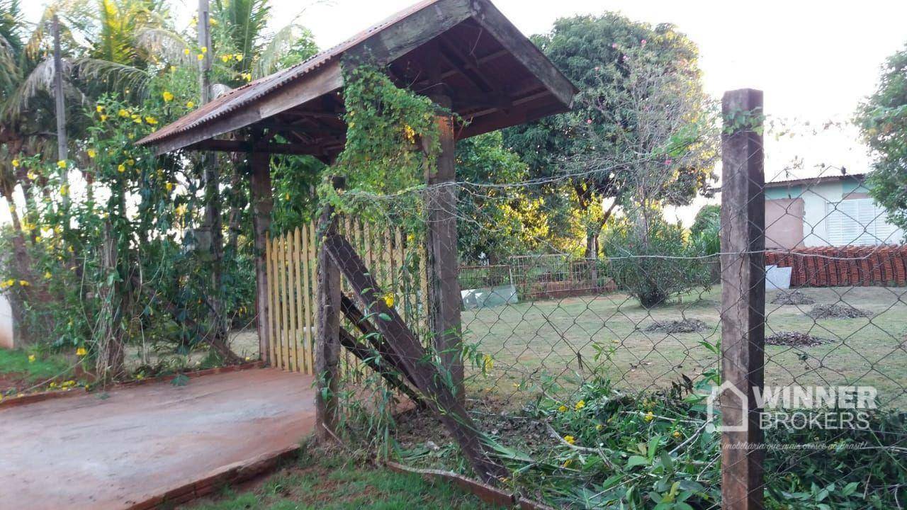 Chácara à venda com 3 quartos, 210m² - Foto 1