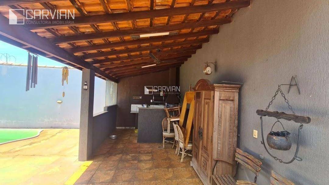 Casa à venda com 3 quartos, 90m² - Foto 8