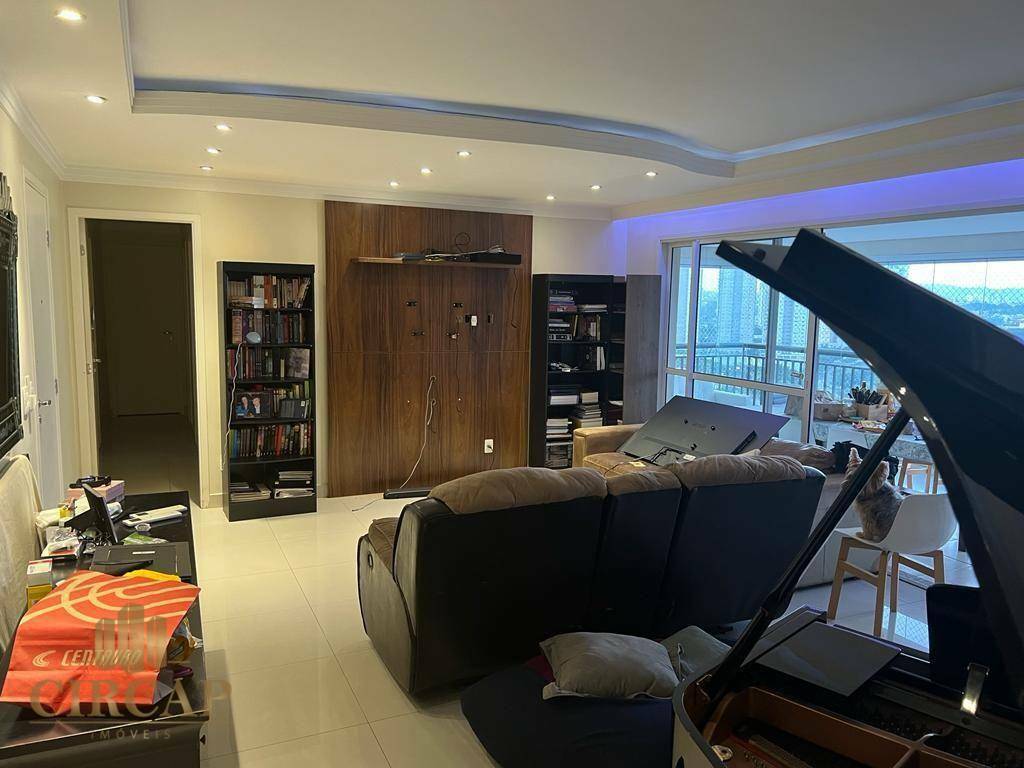 Apartamento à venda com 3 quartos, 168m² - Foto 2