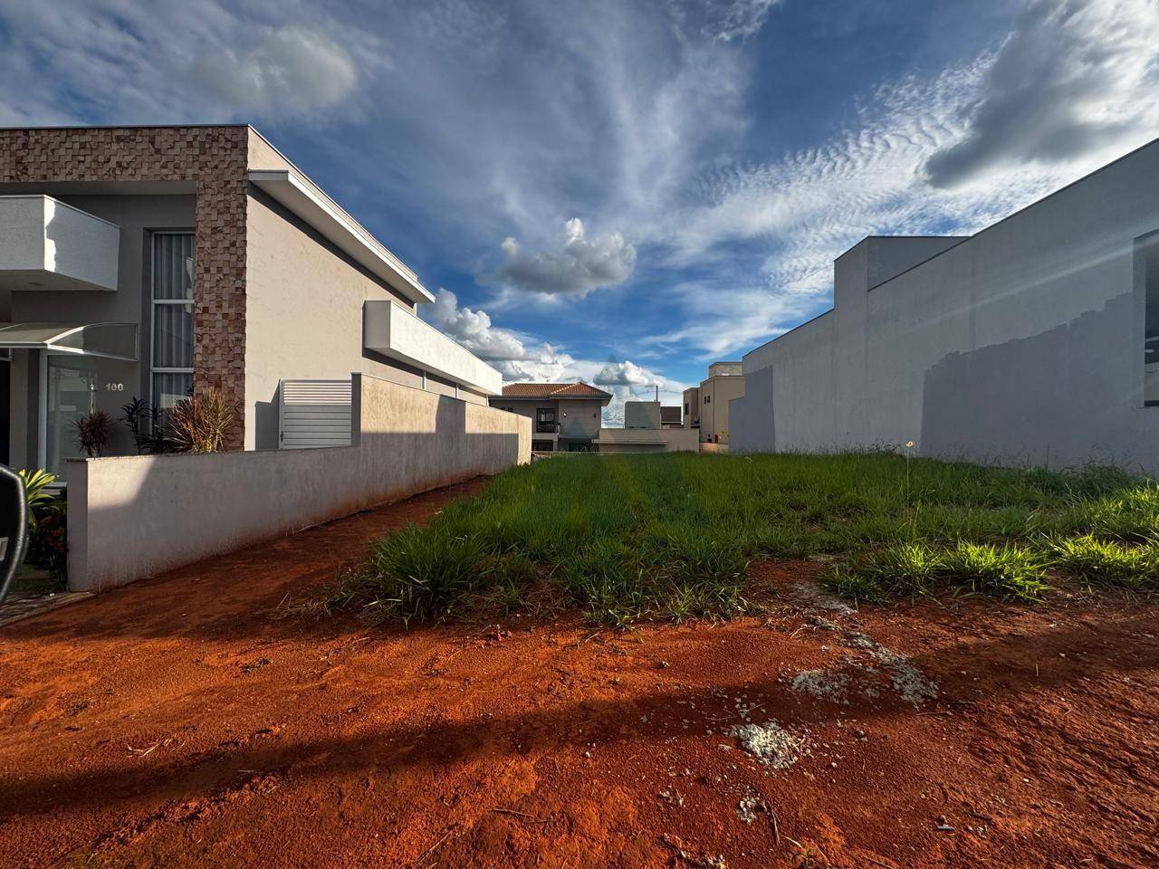 Loteamento e Condomínio, 300 m² - Foto 1