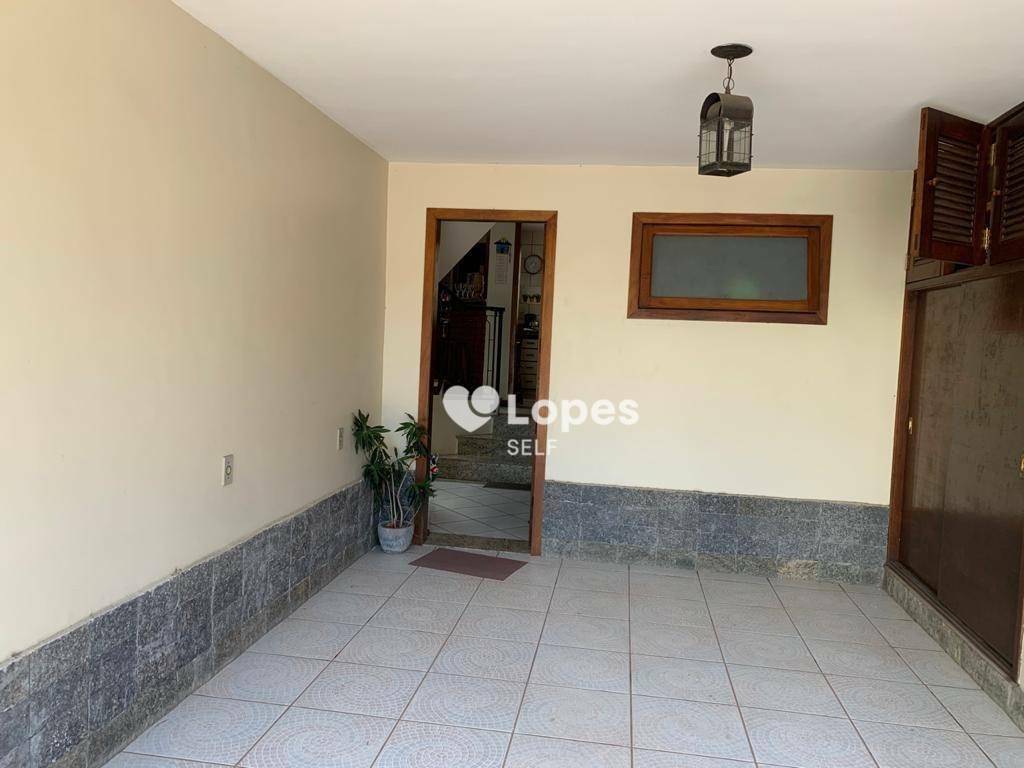 Casa à venda com 3 quartos, 176m² - Foto 9