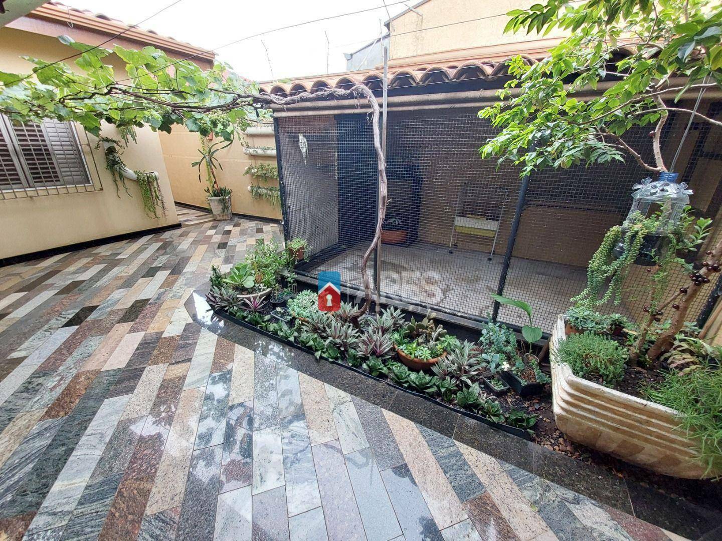 Casa à venda com 3 quartos, 217m² - Foto 6