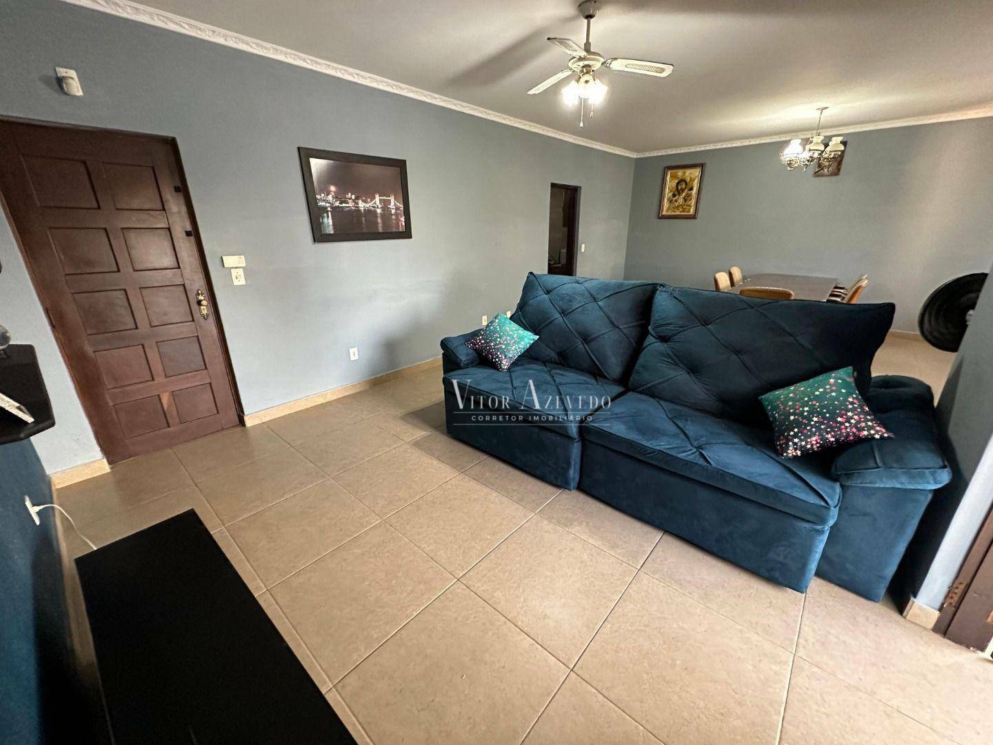Casa à venda com 3 quartos, 500m² - Foto 1