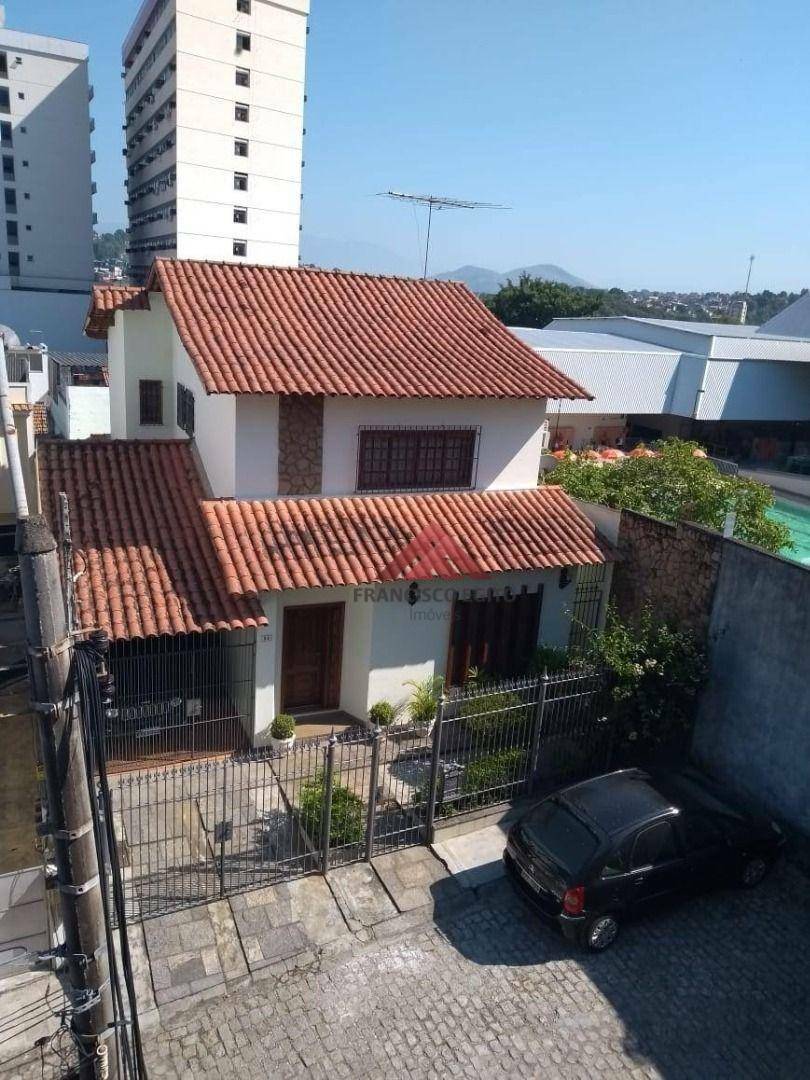 Casa à venda com 3 quartos, 82m² - Foto 2